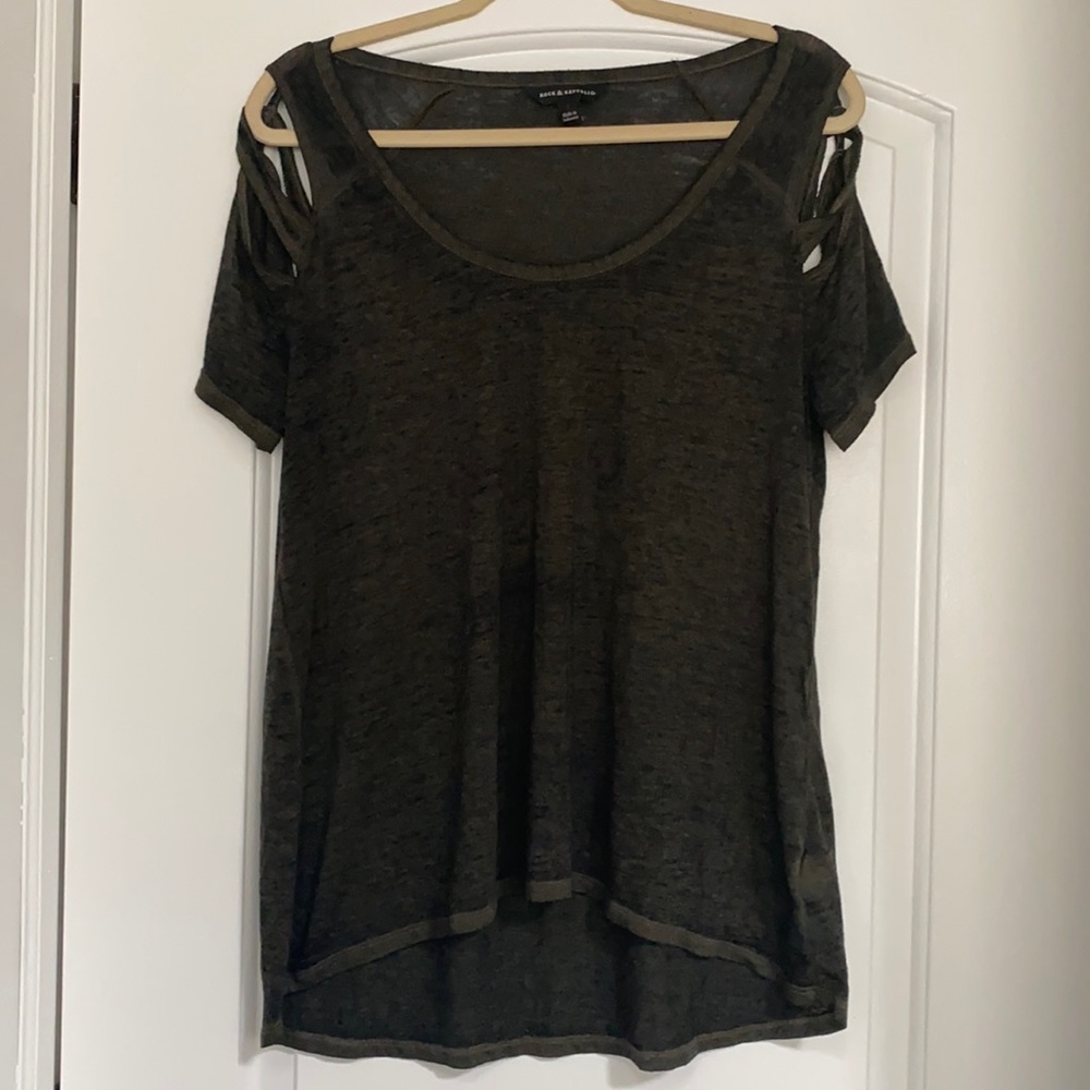 hi-lo t-shirt with shoulder cutout.